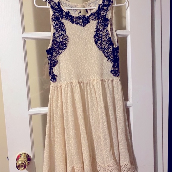 COPY - Free people lace slip Cream and black - Picture 3 of 7